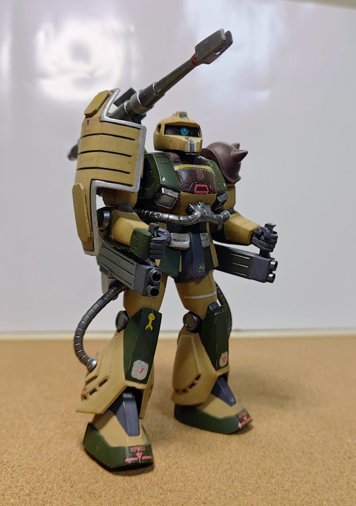 今なら豊富なビルダーパーツを使えますが、当時はコトブキヤの補助キットか、自分でプラ版やパテでの加工しかなかったので、拙い技術では妄想に追い付けませんでした。　現在ではプレバン限定品など出てますが、入手し辛いのがネックですね。