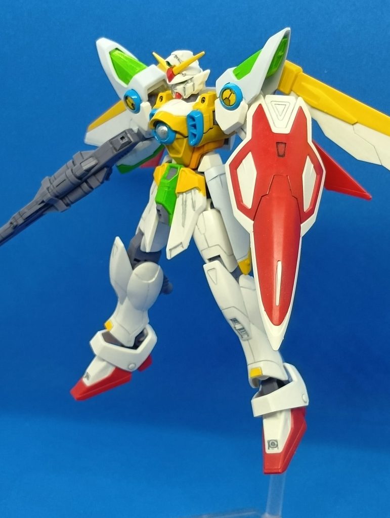 緑多すぎるとフェニーチェ臭しちゃうので、白多めにしたのはいまいちだったか？缶スプレーにもっと薄い黄緑が見つからなかったのも残念(gundam-kao9)　だからもっとスバルと分かりやすくなるおまけ追加(gundam-kao2)