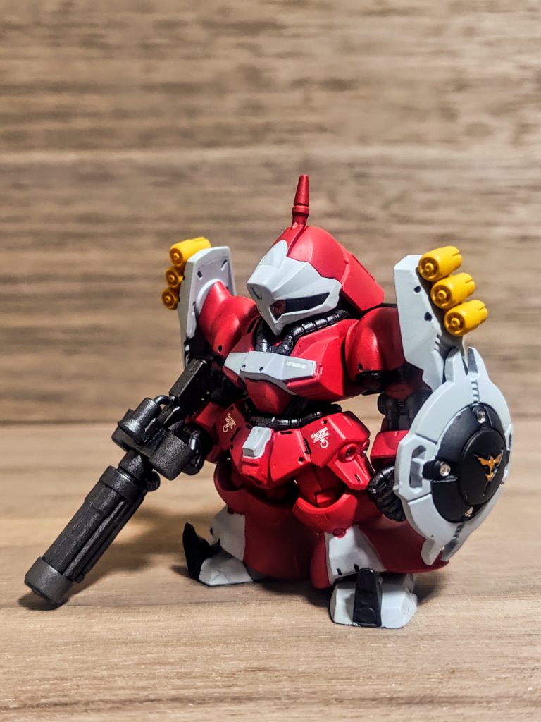というわけで、相方です。クエス機ですね。こちらもまた当たりキットでして、ギュネイ機とは違った顔つきですが、この顔もまた格好良く再現されています。何よりこちらもフォルムがいい。