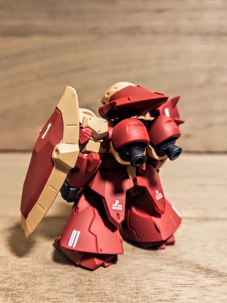 ヤクトドーガも傑作でしたが、こちらは同じ傑作でもやはり最新作と言うポジションゆえ、より洗練されたモデルに感じますね。色も非常に良いですし、造形もやっぱり凄まじい。あとは、マフティのメッサーと言えば、「ウチでもなかなかのヒット数（笑）」https://gumpla.jp/hg/25284620HGUCで以前お手軽フィニッシュで作りました。