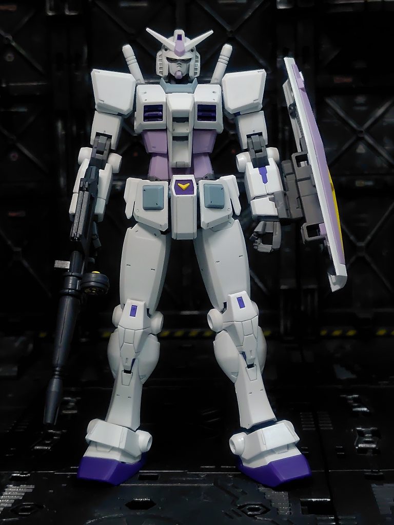 可動部が多いので逆に普通に素立ちさせるのが難しいです(gundam-kao5)