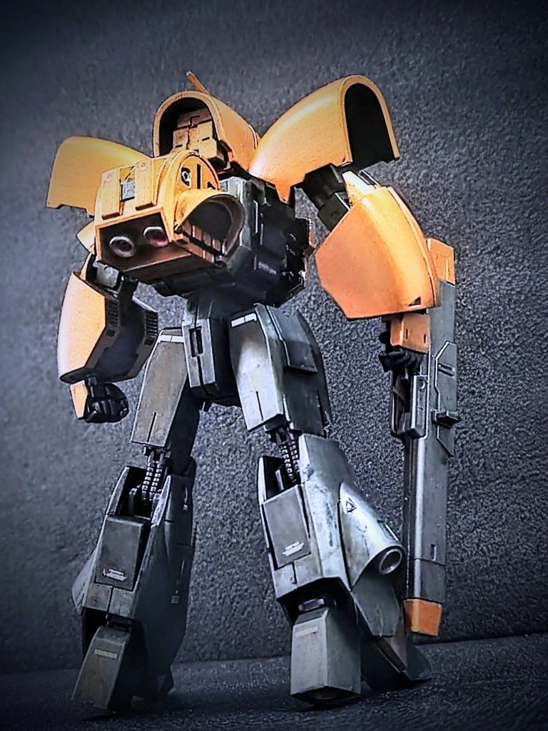 背面カット。シタデルカラーの筆塗りで全塗装しています。