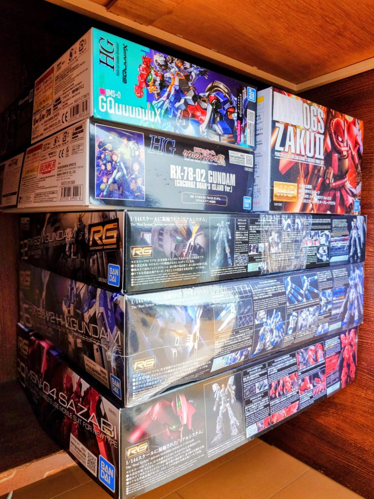 作品名：逡巡<p>PGUνガンダムは届いたけど、あまりにボリュームに怖気づき、段ボールにしまって封印。 それでは何を作ろうか、増えてきた詰みプラを見て悩む毎日。 ちょっと浮気してコレ↓なんか作ってみるか。</p>
