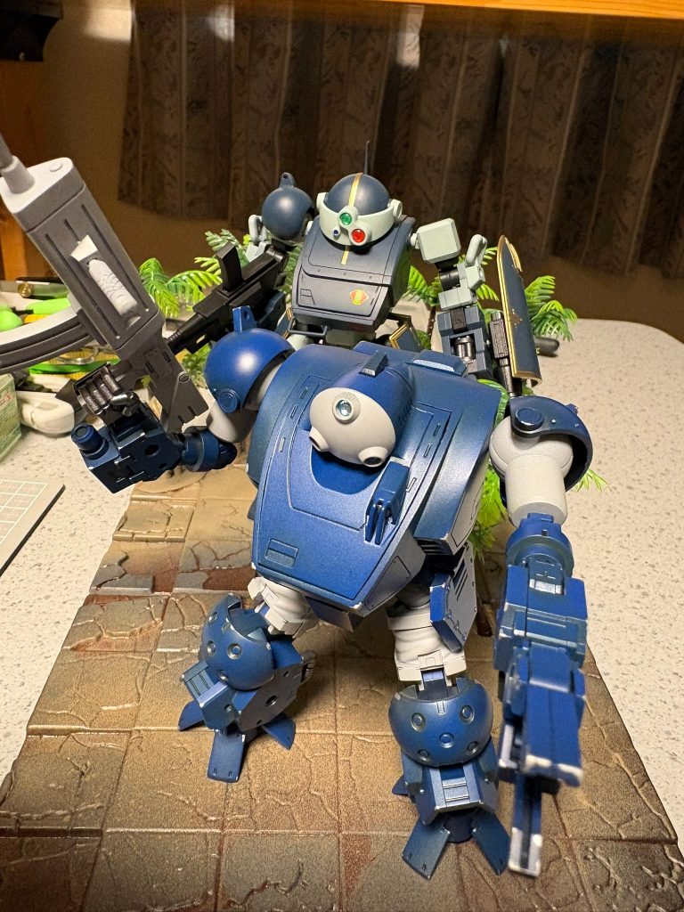 僚機やライバル機などと並べて飾ると楽しいですね。