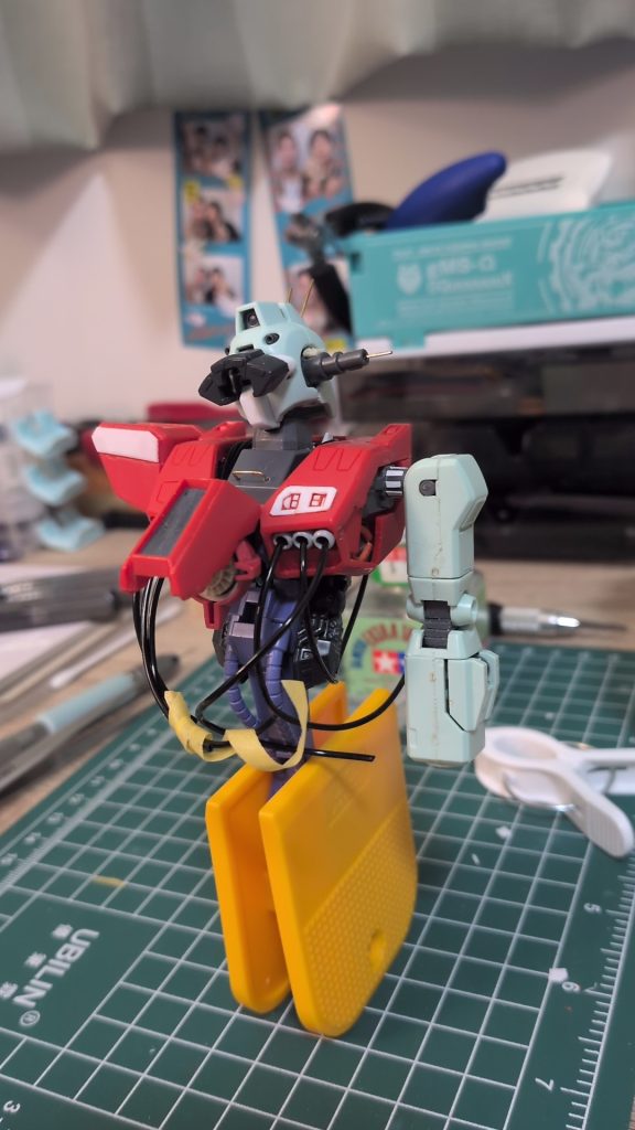 当時、パーツを切り落としたのは多分ハサミです、ヤスリかけをしても、破壊の痕跡良く見えます。