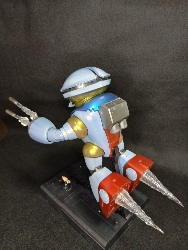 箱見ないで買ってるから開けてビックリ！オプションパーツがいいですね(zaku-kao6)誰かの投稿で見てましたが自作で作って凄いなって思ってました(zaku-kao4)