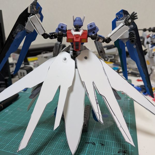 昨日のものにSDダブルオーの太陽炉を搭載しました！ドレスパーツの開き方（？）は友人がしていますっ！（2枚目）