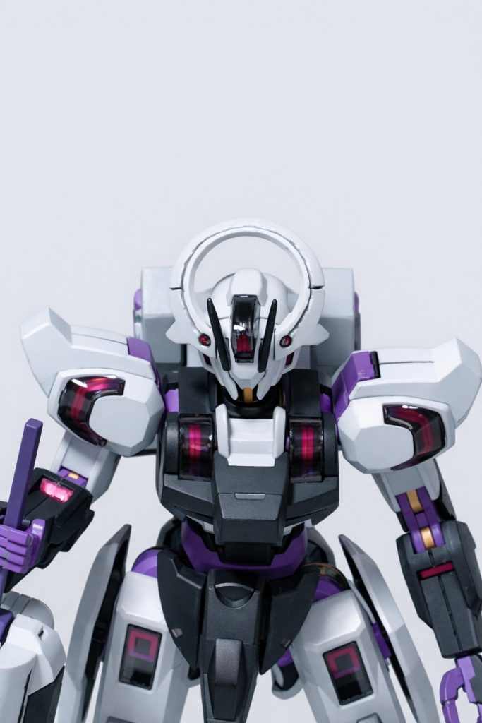 シュヴァルゼッテのアンテナ、こんな感じでスジボリ失敗でした(zaku-kao4)。