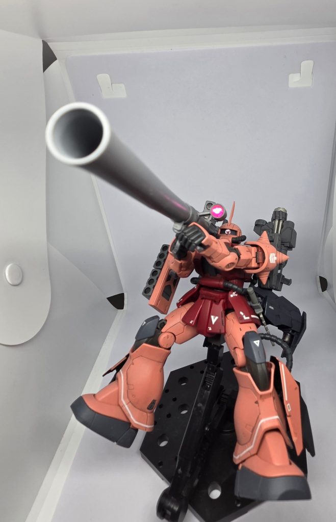 メイン武装のハイパーロングレンジバズーカ(仮)。基本戦法として、レーダーにも映らないよ～な長距離からバカスカ撃ちまくって牽制しつつ……