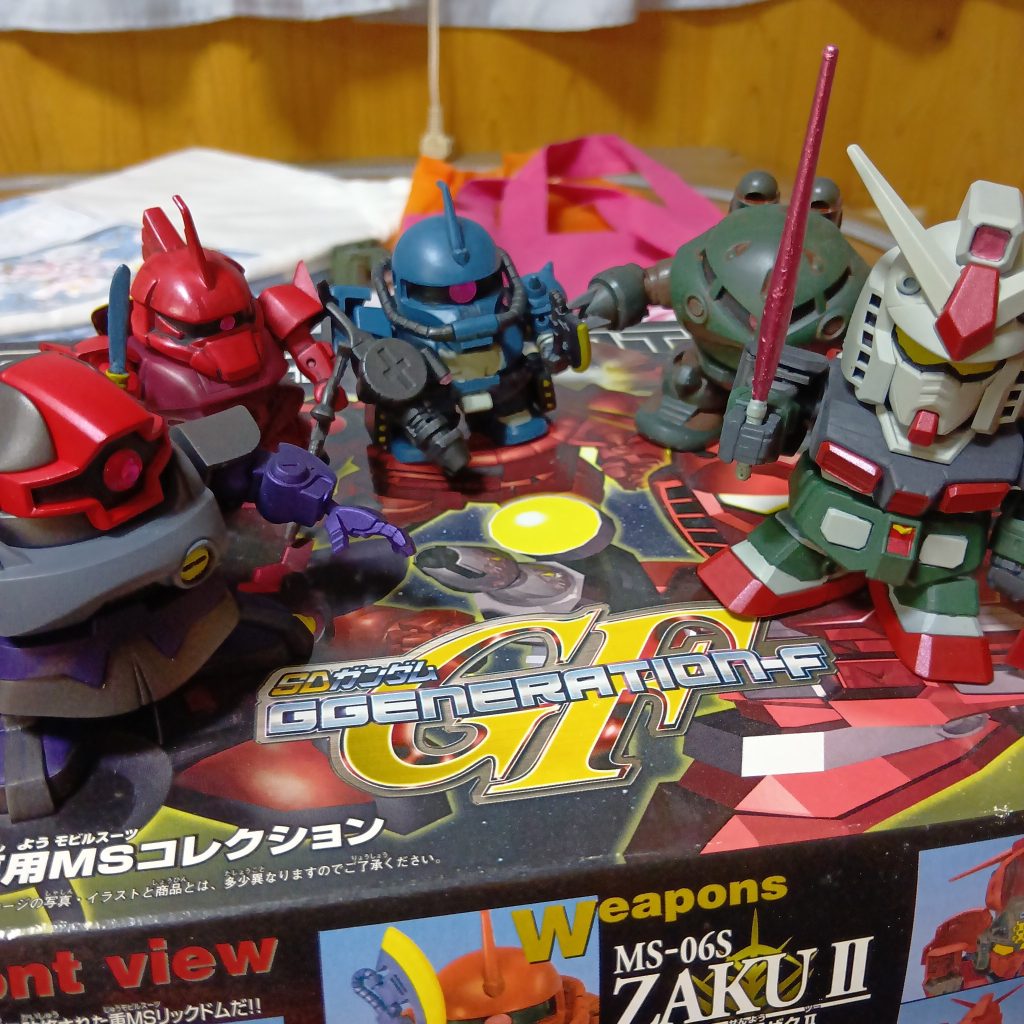 ほんとはシャアカラーなんだけど、ゲルググだけシャア専用カラーに。
