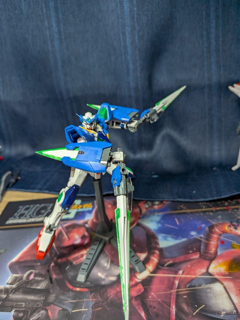エクシア2リペア改はエクシア2リペアを改修したガンプラで両腕にGNシールド追加し一部塗装を変更している。また両腕やクラビカルアンテナも変更されており重武装になっている。