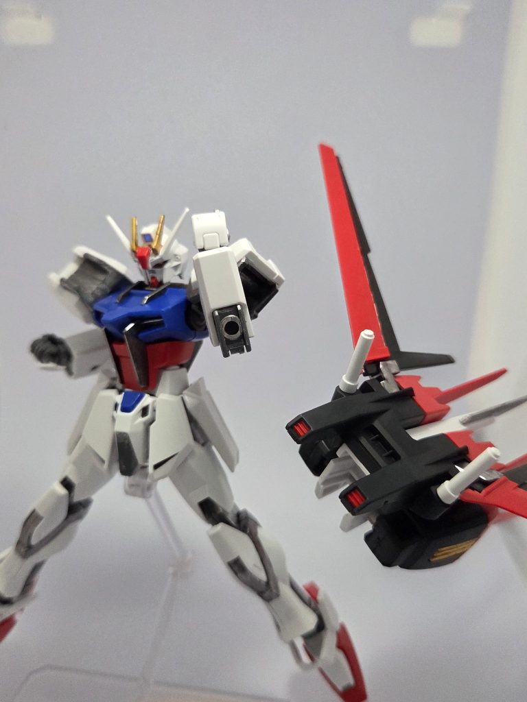 ということでエールストライクガンダムでした。ちなみに撮影ボックスを買ったのですが、天井にあるLEDがつかない不良品でした。ですがそれに気づいたときには返品期限が過ぎている、、、どう解決したと思いますか？
