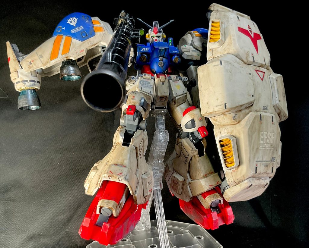 前面GP02らしい重厚な立ち姿を意識して撮影しました。巨大なシールドと全身のボリューム感が気に入っています。