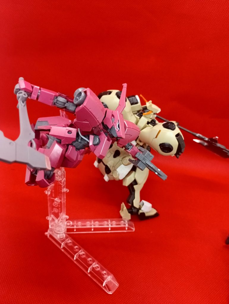 六つ目は、HGグレイズ改弐(流星号)です鉄華団第3のMSとして登場した時はとても頼もしかったですね派手なカラーとモンスターの瞳のようなマークが印象的なMSですね