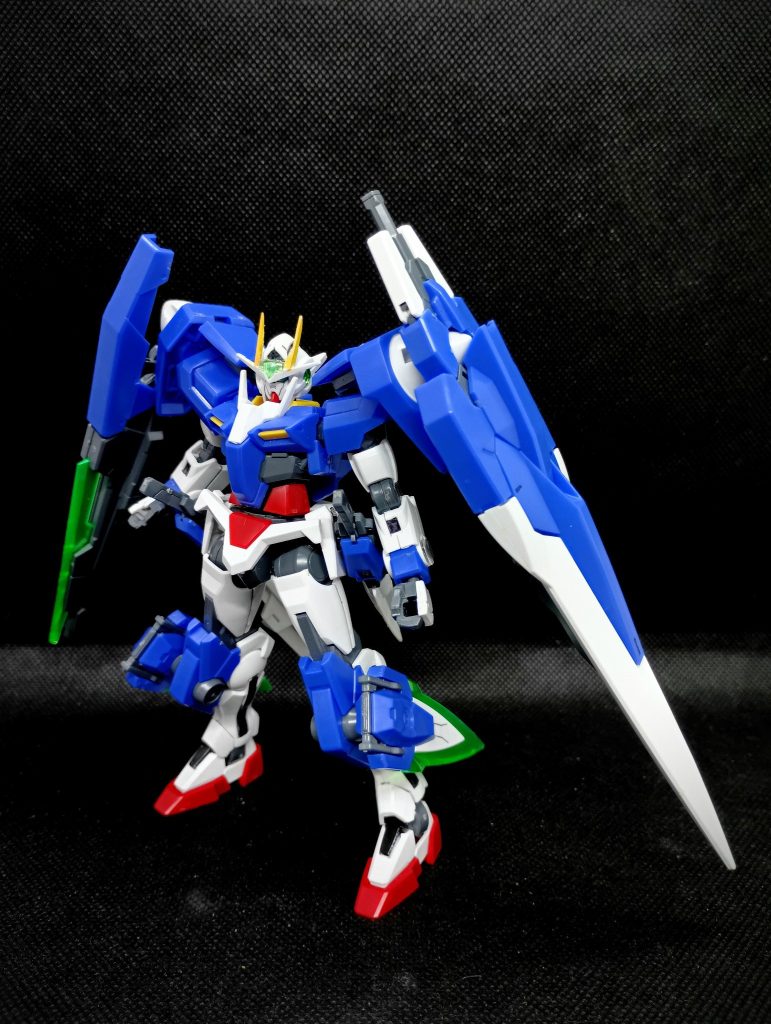五つ目は、HGダブルオーガンダムセブンソードです巨大な武器が二つと色々な武装が付属しているこのボリューム感で1760円って、今考えると破格の値段だと実感しますこれは鹿児島のドンキホーテで手に入れたものです僕の地域にはドンキホーテ無いので、年一行くか行かないかですが、良いお店だなと行く度に思います