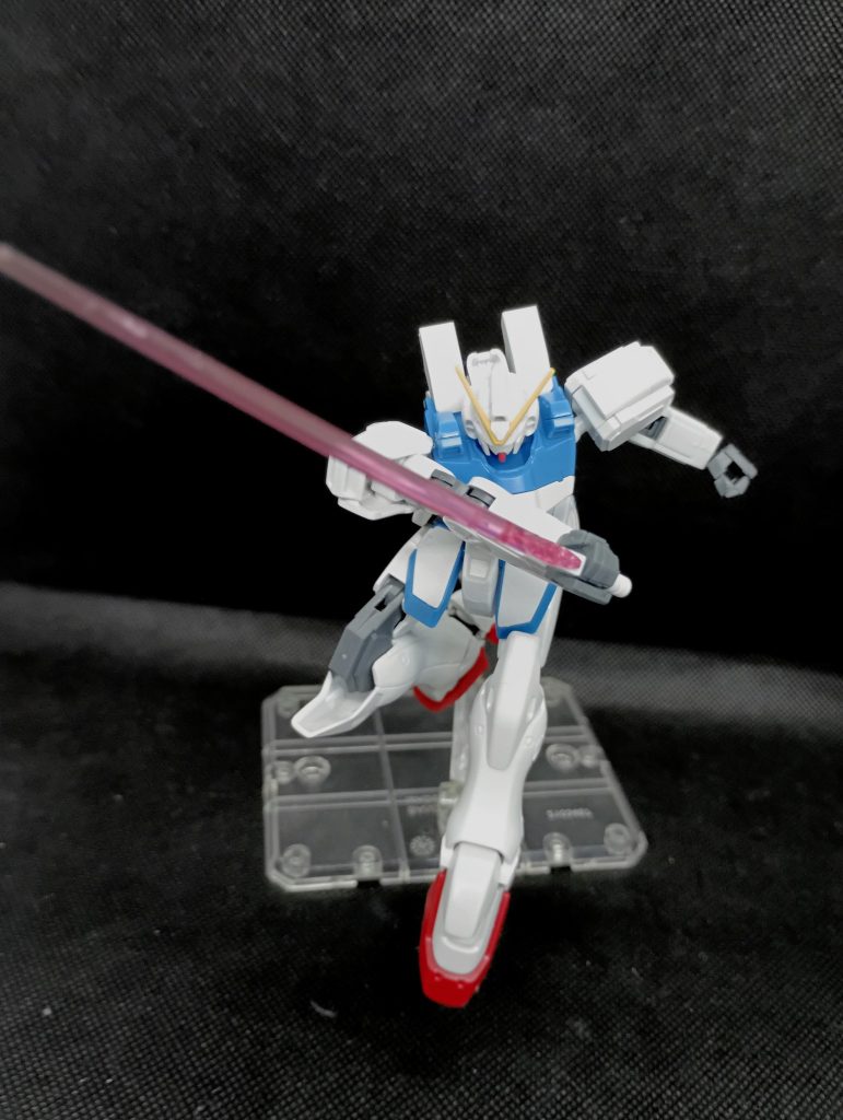 僕は去年初めてヴィクトリーガンダムを視聴しましたOPの元気で前向きな雰囲気とは違って人があっけなく退場する陰鬱な作品でしたが、とても面白い良い作品だなと個人的には思います