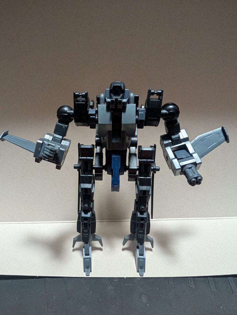 逆さまにして腕を付ければ、セラフィムガンダムリスペクトの支援機の完成。ほぼ完全変形します。名前かぁ…。第七位の天使、プリンシパリティからとって、『プリンシパル』で良いかな？天使の階級のうち、ヴァーチェやセラフィム、ケルディムを00で。アークエンジェルとドミニオンをSEEDで使われているので、残りは4枠。うち、本体に２枠使用したので、パワーとプリンシパリティしか残って無くて。（苦笑）
