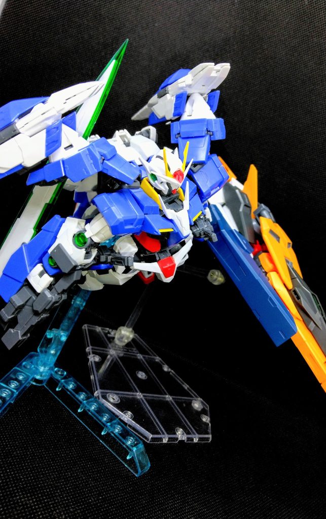 二つ目はRGダブルオーライザー(とHGアリオスガンダムGNHW/M)ですダブルオーライザーはRGダブルオーザンライザーのものをダブルオーライザー仕様にしたものですアリオスと共に敵軍に向かっているイメージの一枚ですRGダブルオーライザーはディテールが細かくてかっこいいですよねアリオスはGNアーチャーを持っていないのでいつか手に入れられたらなと願っています