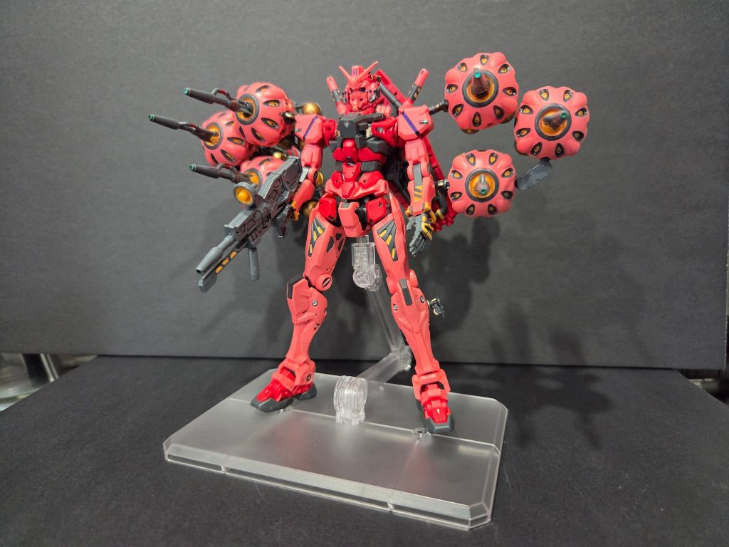 まさかの展開から赤いガンダムという設定は当時のエピソードゼロ？を映画館で観た時はそりゃ驚きました、、、そしてこのビットを装備するという流れもすごーいと思いましたが、キット化の際に2個だけかい？！という感想でした😅