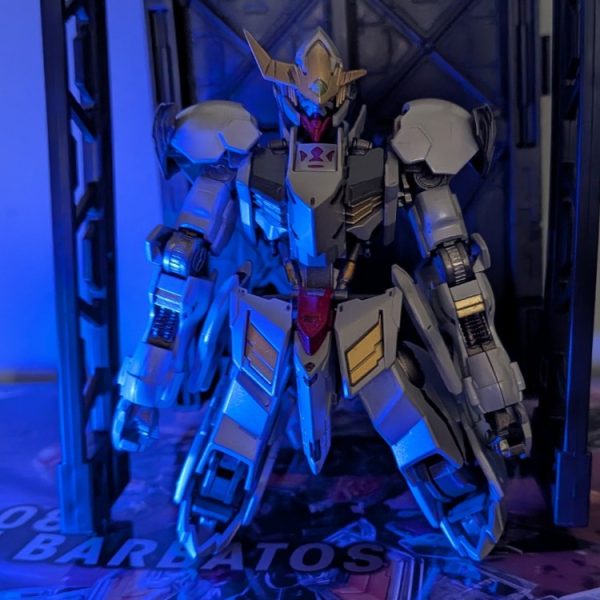 先日のルプスレクス＋アダプトの残りパーツで作りました。手元にデカールがなかったり、これからどうするか考え中です。&nbsp;色んなキットが一気に出たおかげでバルバトス制作ラッシュはまだ止まらない・・・！（1枚目）