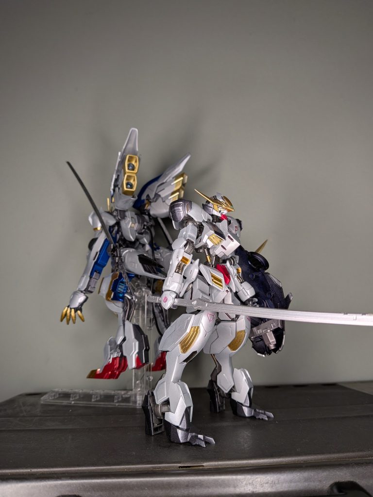 先日作りました、バルバトス・イリスの残りパーツで作っているので　