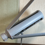 丸く切ったプラ板をピザカットして、首から鎖骨を覆いました。ここの精度出すのは難し[…]