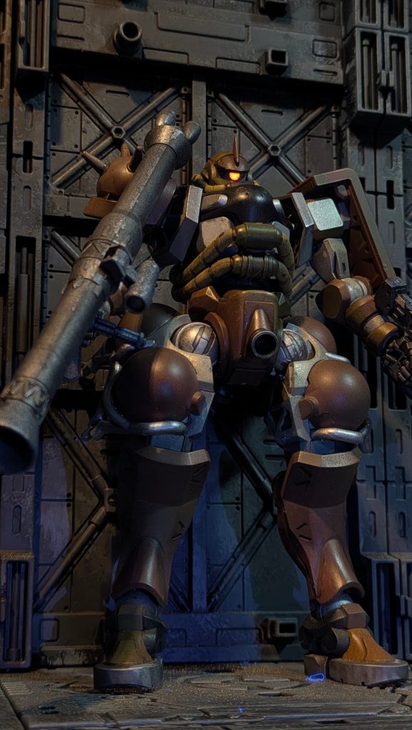 下からのアオリ写真は大きく見えて結構好き(zaku-kao6)