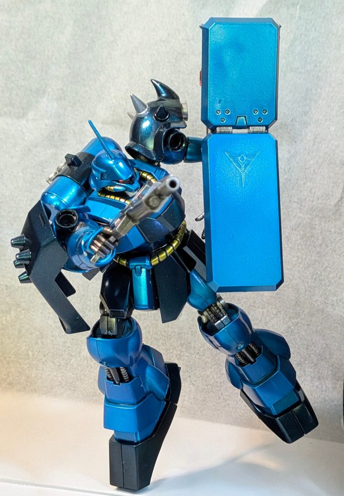 うーん、カッコイイ！でもムラが…、塗装面が😿(zaku-kao9)