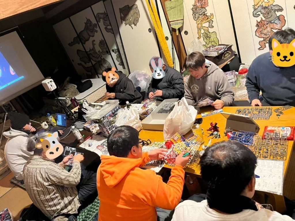 しかしこの時、恥ずかしながら私はガンダム作品はほぼ未履修でBB戦士しかわかりませんでした。周りの人のガンダム談義を聞いていると、なんかすごく面白そうと思い、ファーストからガンダムを見始めました🤣そして1年半ぐらいかかりましたが、ガンダムの映像作品はほぼすべて見終わりました😹まさか、40になってガンダムシリーズを全部見ることになるとはwww