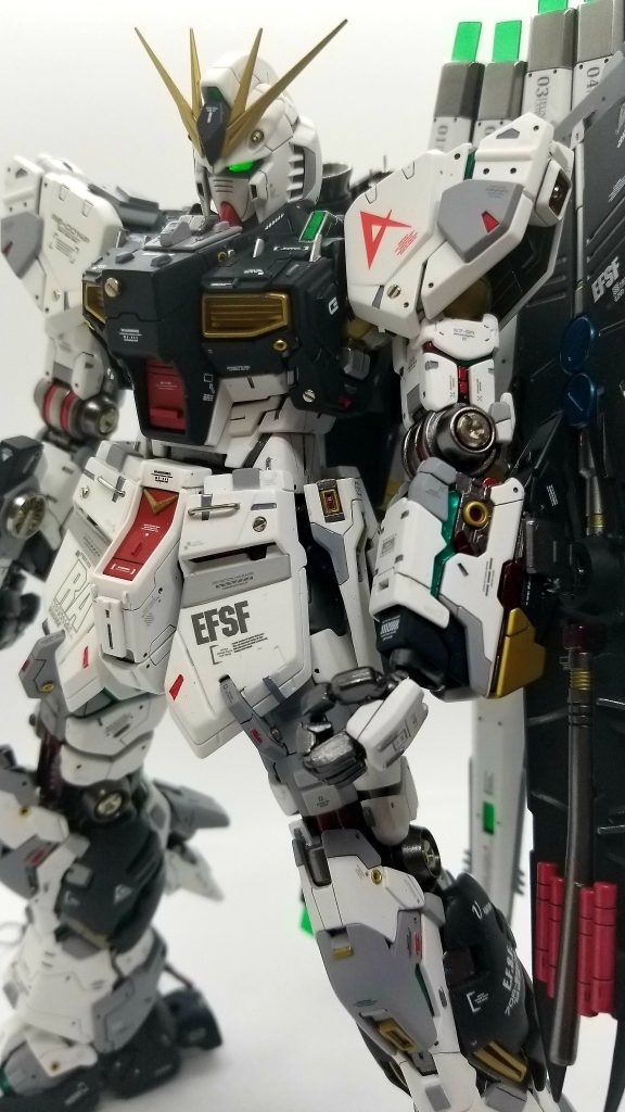全体像2モノアイにLEDを仕込みました(gundam-kao4)