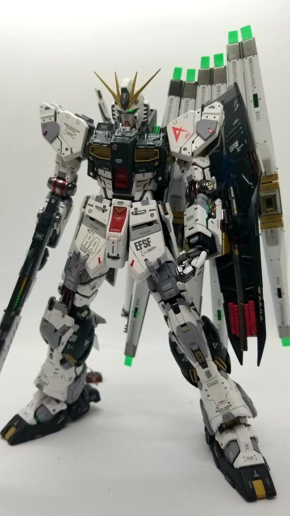 全体像3ファンネル本体が重すぎるので、みえませんがファンネル内部の不要なプラをカットしてます。軽量化してます(gundam-kao2)