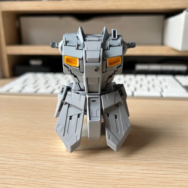 だいぶ形になってきたので、胴体はいったんここまでで保留にして次へ移ろうと思います。（2枚目）