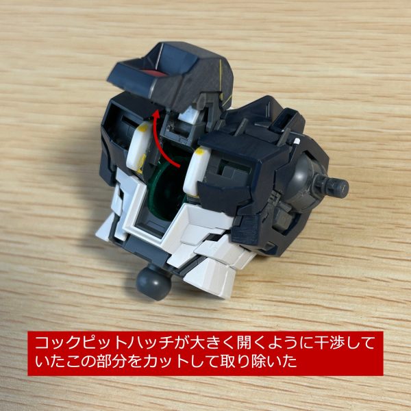 アムロのνガンダムと量産型νガンダムで大きく違う胴体に手をつけ始めました。ディテール追加とコックピットブロックの可動域アップ及びコックピット視認性アップの加工をおこないました。また、ファンネルを装備したときに重さで胴体が後ろにのけぞってしまうことへの対策も施しました。このあとは胸スラスターを左右短縮加工とコックピットハッチ延長を行う予定です。（2枚目）
