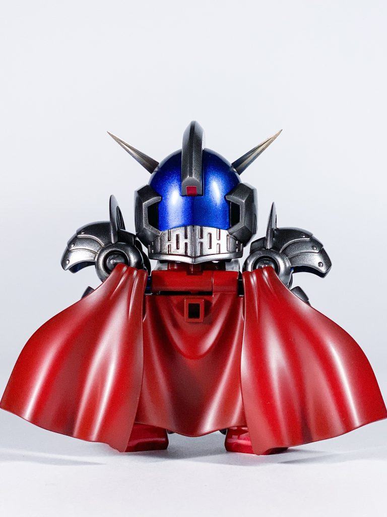 マントはダークブラウン下地にモンザレッドでハイライト部分のグラデしてます。黒からだと沈むし悪目立ちするので色の相性を考えております。