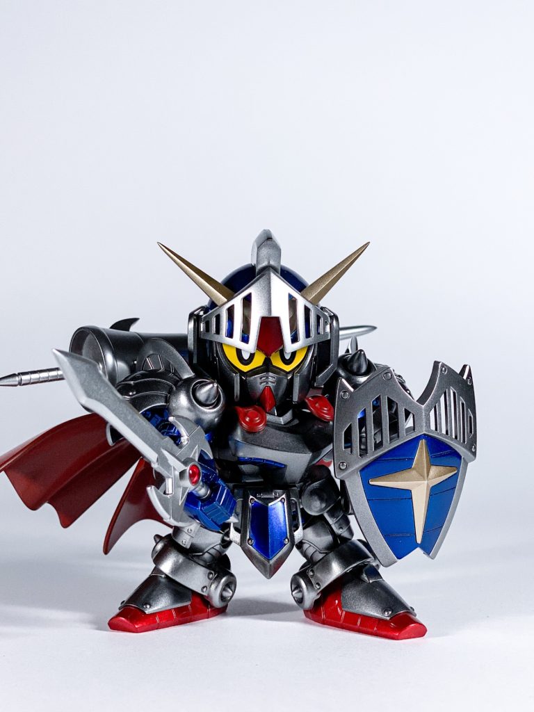 カードダスポーズで。15年ほど前の発売というのが信じられんほど良いキットでございます。これで1000円だったとは、、、また盛り上がって欲しいレジェンドBBシリーズ。