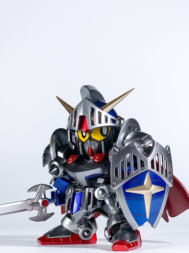 ゴールドはダークブラウン下地に、ガイアEXゴールドを。少し重みがありつつ、鋭さもあるような感じに。本体のトーンに合わせました。