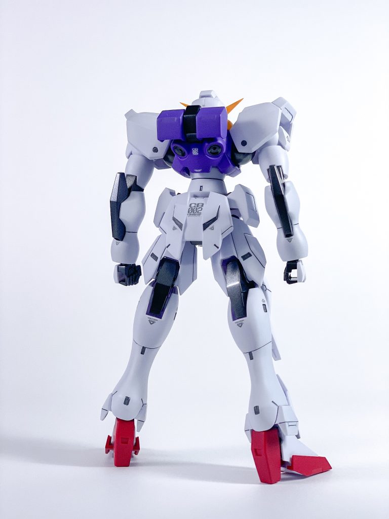 背面。ガデッサとかの流れの機体なのでシルエット似てますよね。&nbsp;