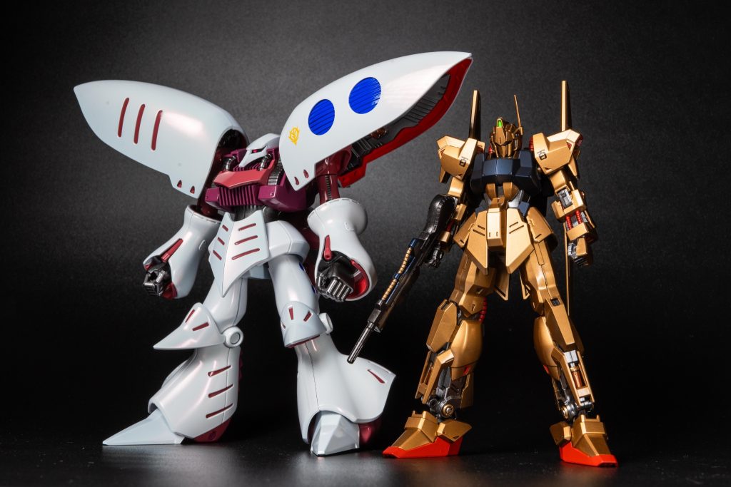 HGUCキュベレイと並べると『機動戦士Ζガンダム』終盤の名シーンを思い出させてくれます。ゴールドの百式とパールホワイトのキュベレイの組み合わせは、見た目の相性も抜群です。