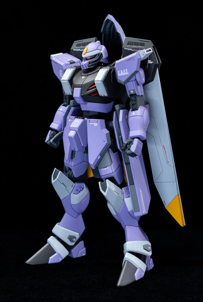 ディン本体とは別にミキシングでHGUC 1/144 RX-78-2 ガンダムHG 1/144 インフィニットジャスティスガンダム弐式の2種類を使用しました