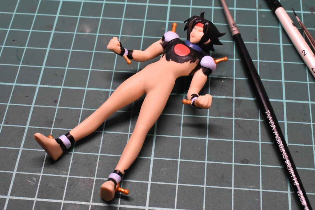 ドモンくんは筆塗りで仕上げましたが、顔を塗分けるのが非常に難しかったです。