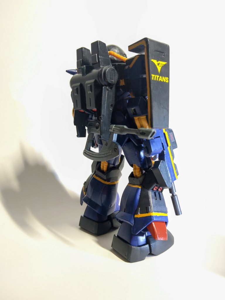 ビームライフルはプラ板とジャンクパーツのフルスクラッチ。マラサイのを参考にしております。