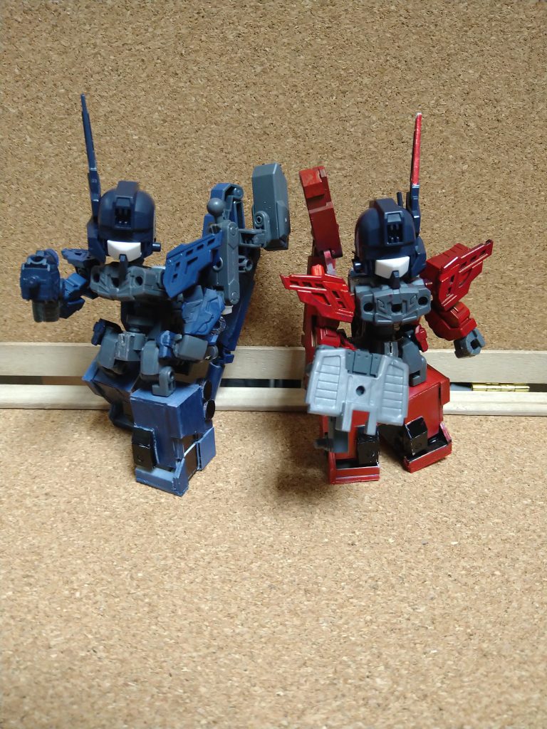 まずは氷竜、炎竜それぞれのロボット形態からビークルモードへ、
