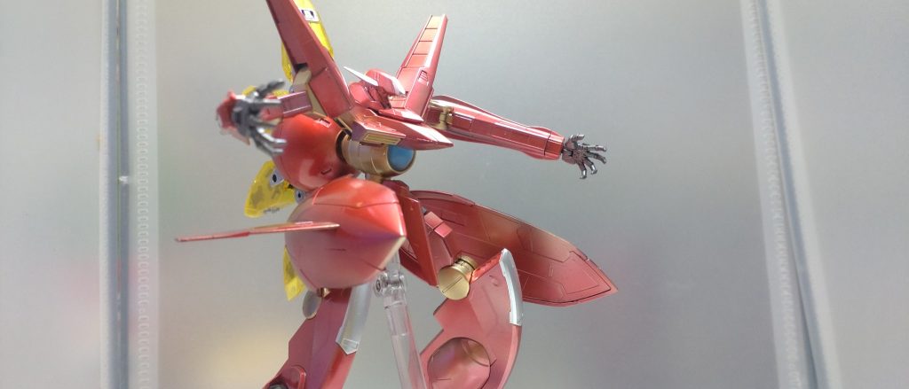 ファング射出／アルヴァアロンキャノン発射形態。スカートアーマーの可動軸を後ろにずらしたのでよく動きます。が、ちょっと融通が利かないとこもあります。