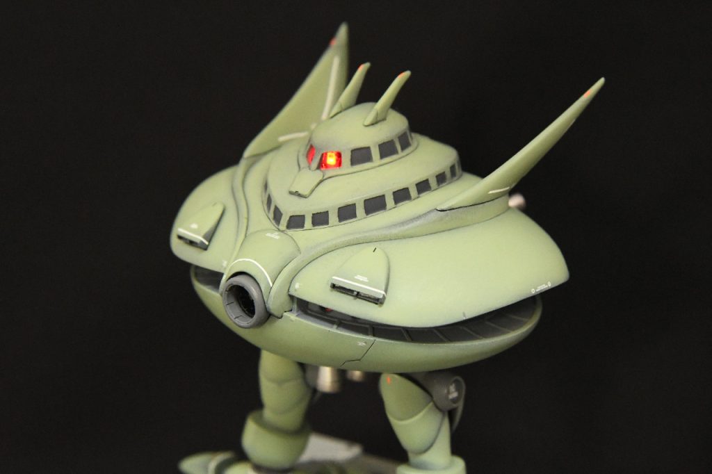 モノアイはLED発光です。