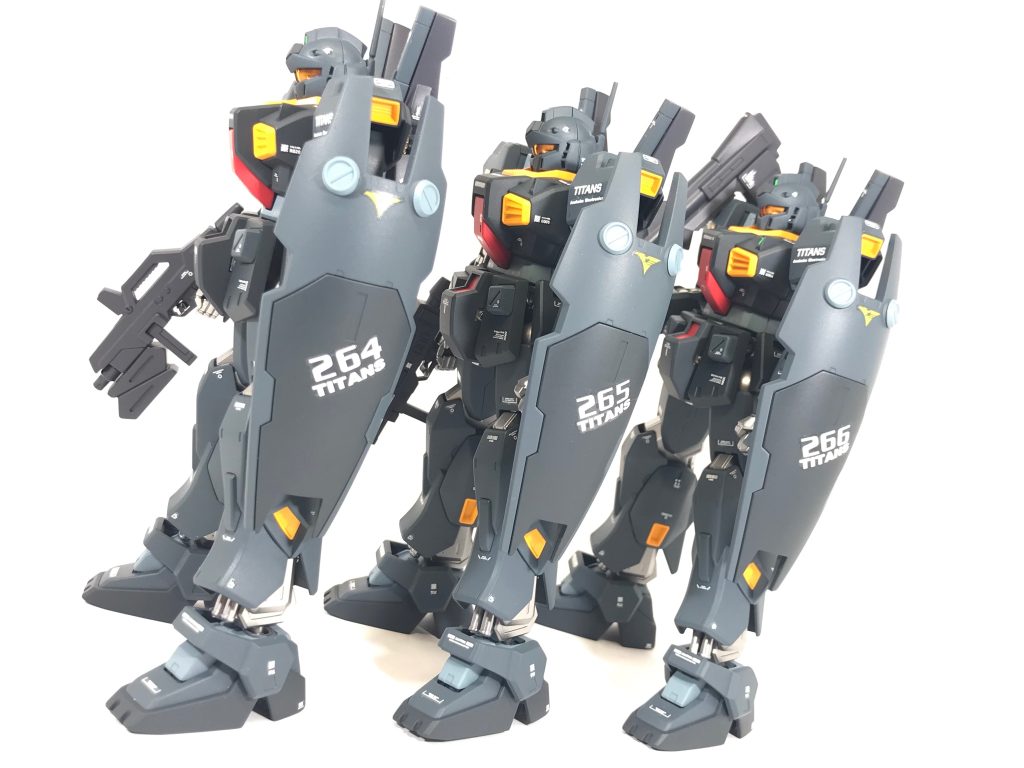 恒例のシールド機体No.並びショットです。
