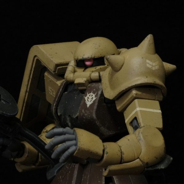 HGUC 1/144 シャア専用ザクII MS-06S 地上戦カラー(ジオラマ風)