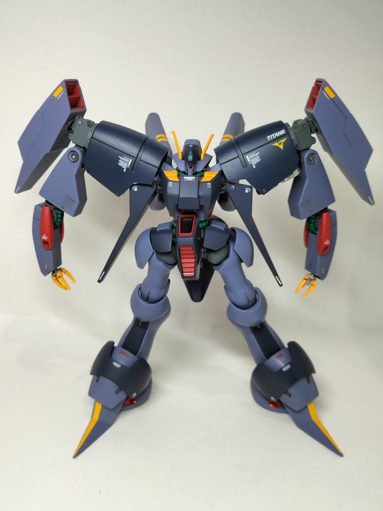 再販で買えたのでサクッと組んじゃいました✨️デカいけどパーツが大きいのでかなり組みやすかったです(gundam-kao6)