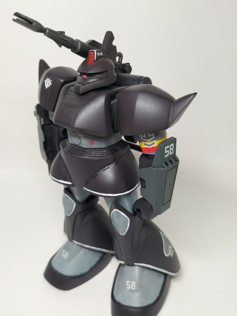 古い中古品で付属のデカールの劣化が激しく使いものになりませんでした(gundam-kao4)幸い似た感じのガンダムデカールがあるので代用しました✨