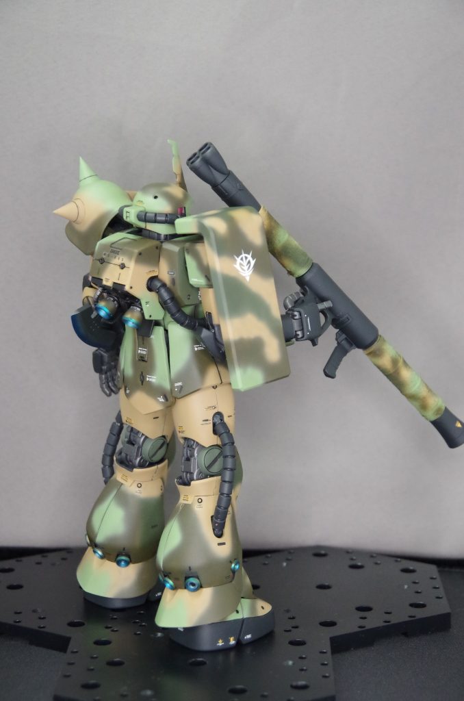 S型なのでランドセルと脚部のバーニアが目立ちますねえ。