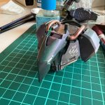 脚は撮り忘れましたが、墨入れ完了！水性光沢トップコートを吹いて組み上げトップコー[…]